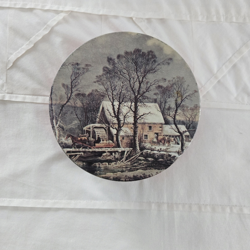 Vintage Country Farmhouse Tin Pine River Cookie Box - Picture 2 of 6